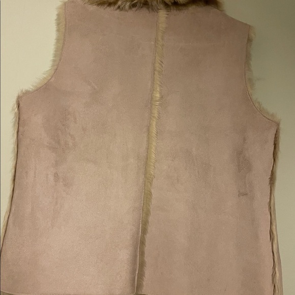 Brans new fur vest - Picture 4 of 7